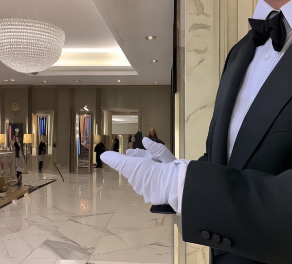 当代酒店服务礼仪，从传统到现代的创新